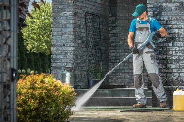 Best Restaurant Pressure Washing  in Iola, WI